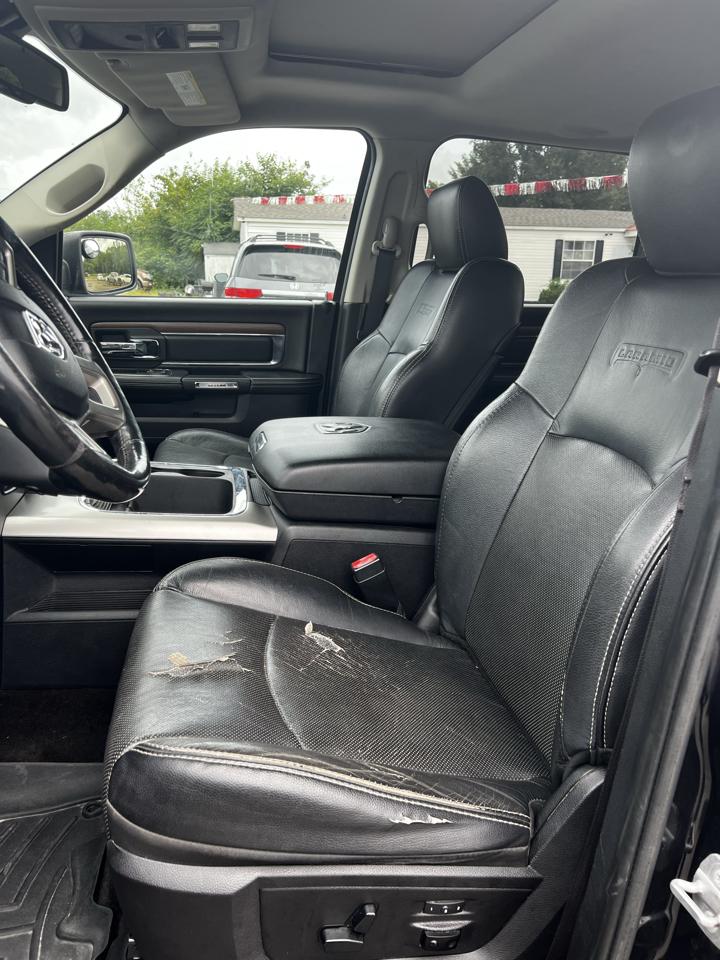 RAM 1500 4WD Crew Cab 140.5" Laramie 2016