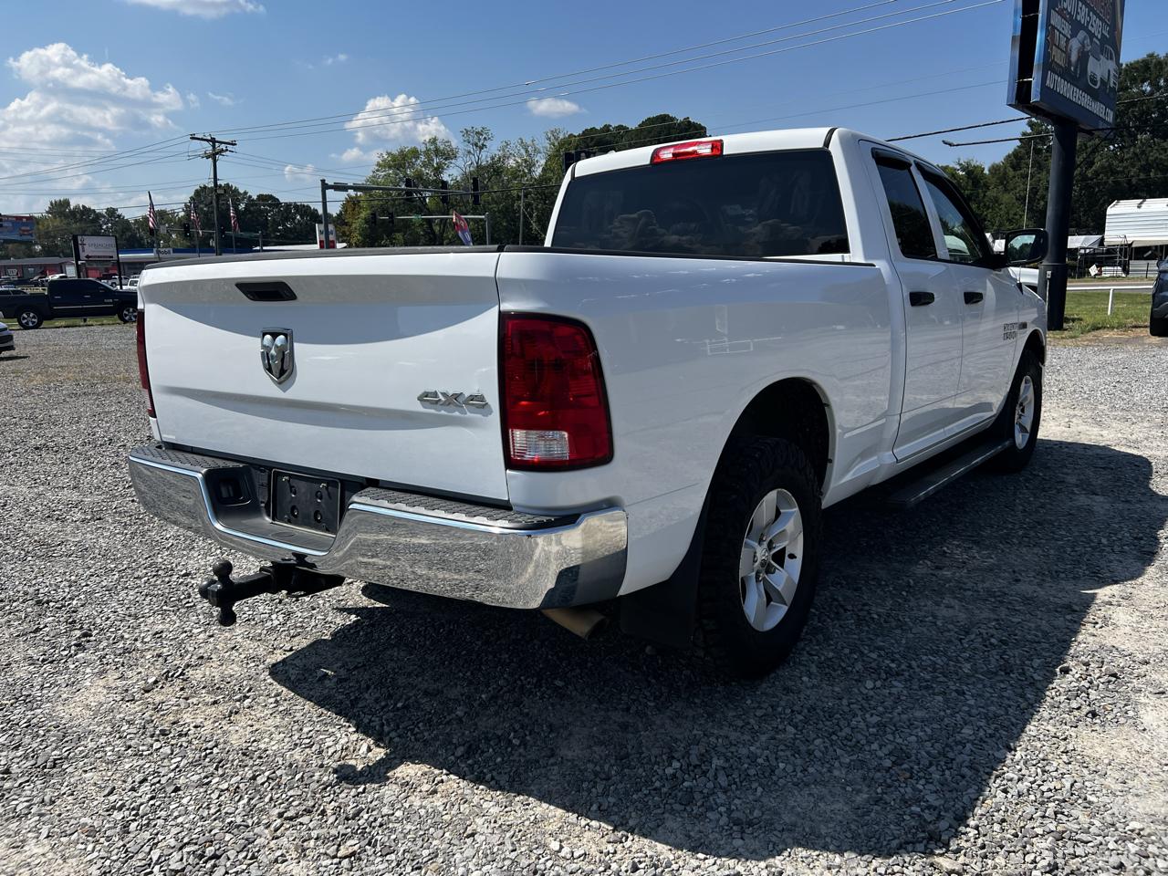 RAM 1500 Tradesman Quad Cab 4WD 2015