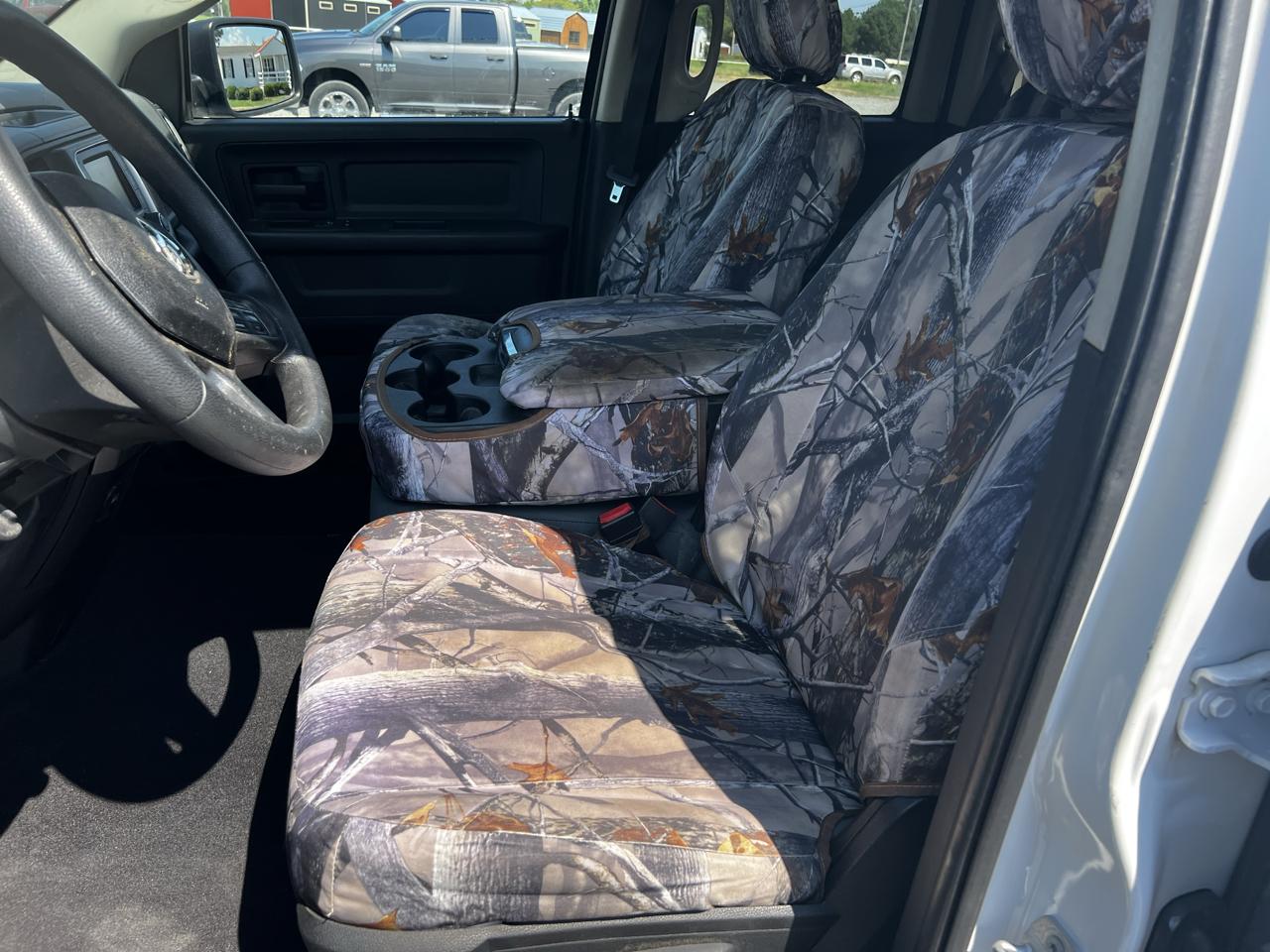 RAM 1500 Tradesman Quad Cab 4WD 2015