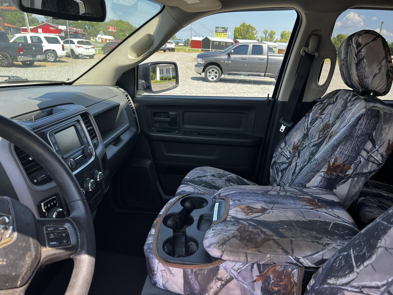 RAM 1500 Tradesman Quad Cab 4WD 2015