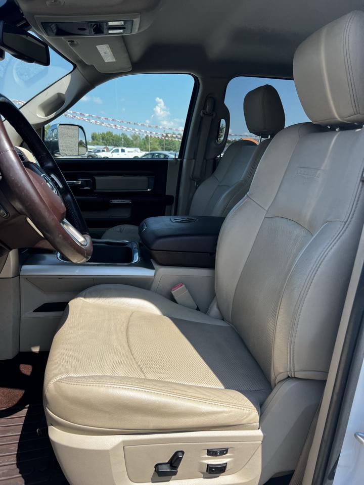 RAM 1500 Laramie Crew Cab SWB 4WD 2016