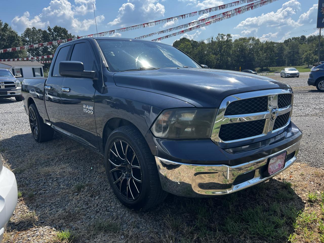 RAM 1500 Tradesman Quad Cab 4WD 2016