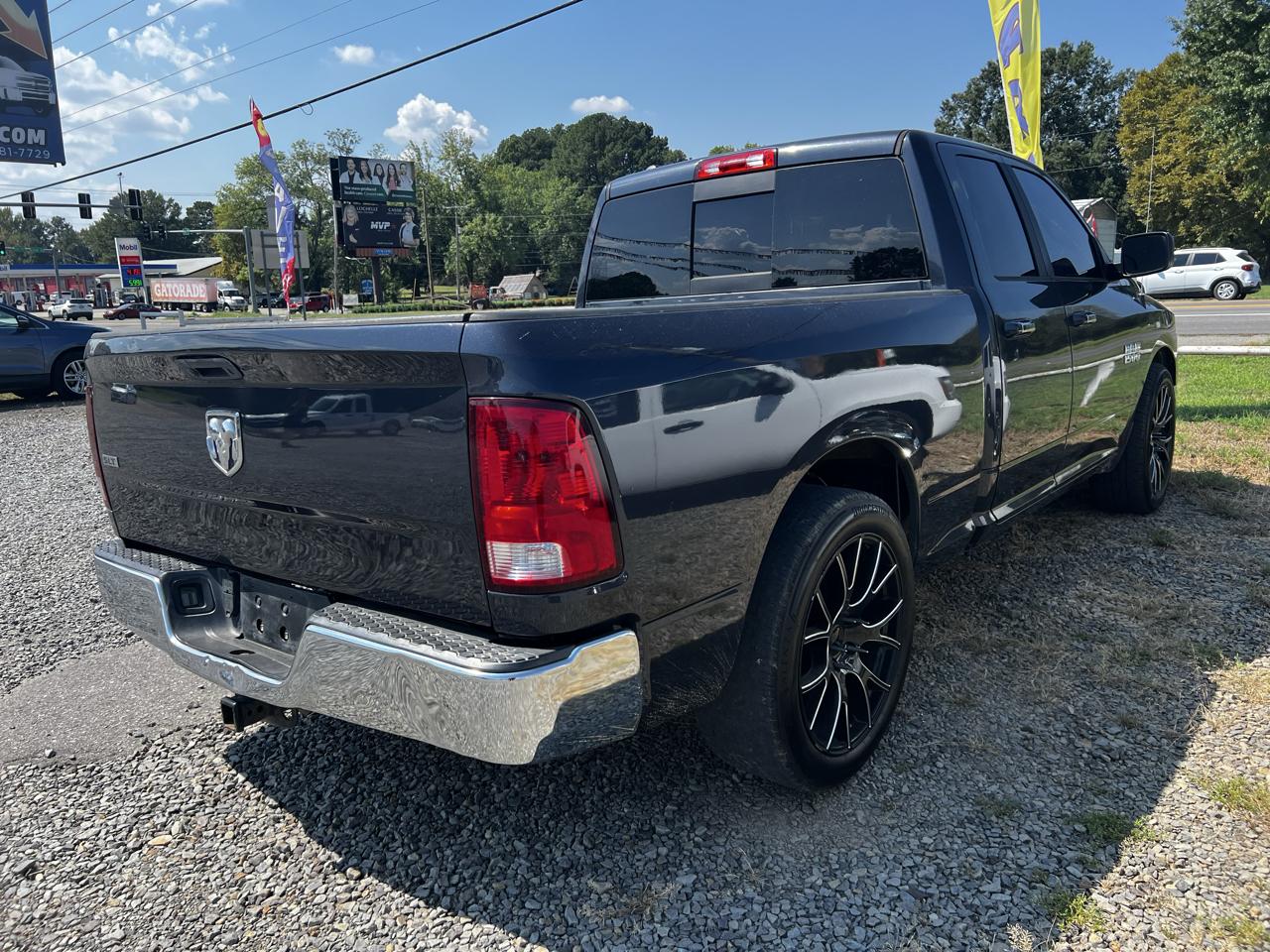 RAM 1500 Tradesman Quad Cab 4WD 2016