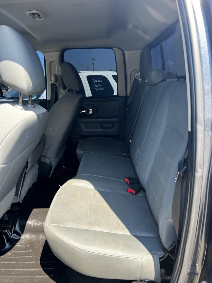 RAM 1500 Tradesman Quad Cab 4WD 2016