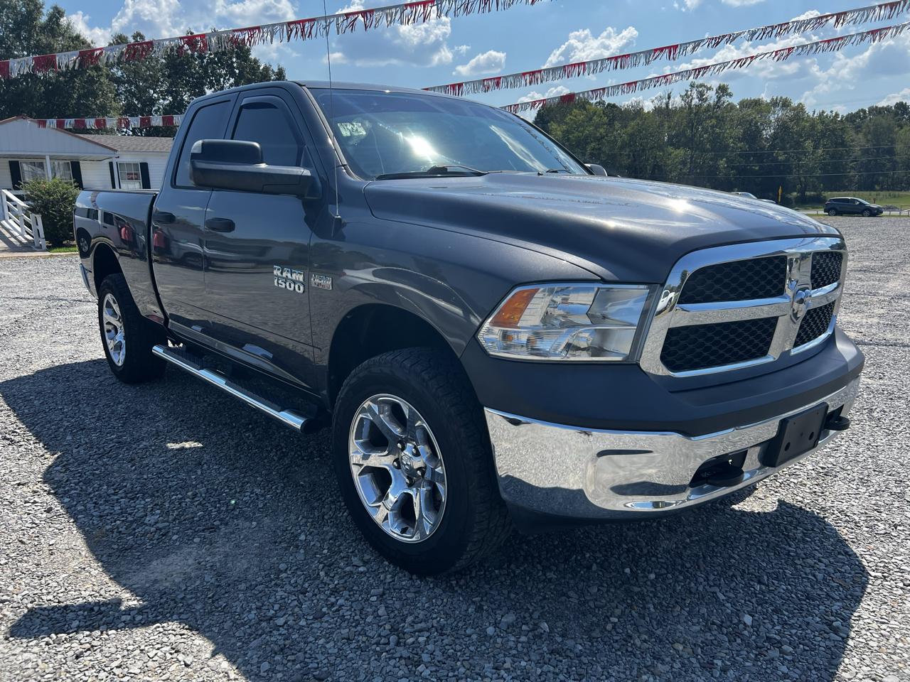RAM 1500 Tradesman Quad Cab 4WD 2016