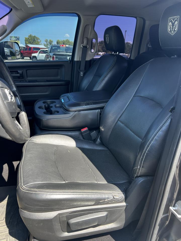 RAM 1500 Tradesman Quad Cab 4WD 2016
