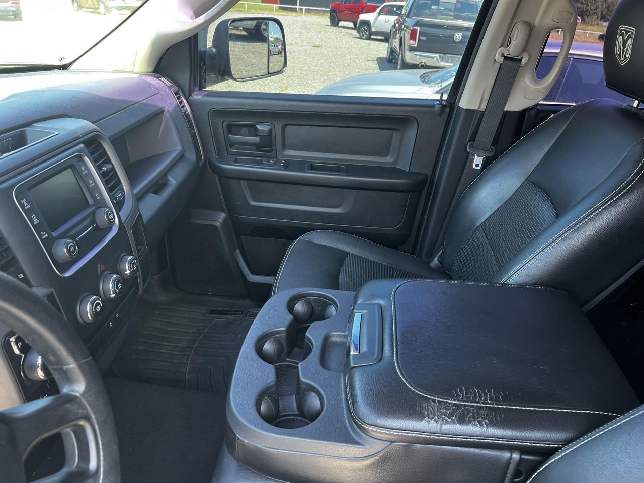 RAM 1500 Tradesman Quad Cab 4WD 2016