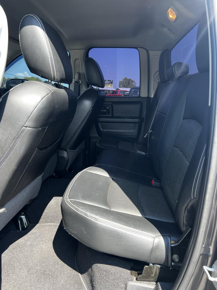 RAM 1500 Tradesman Quad Cab 4WD 2016