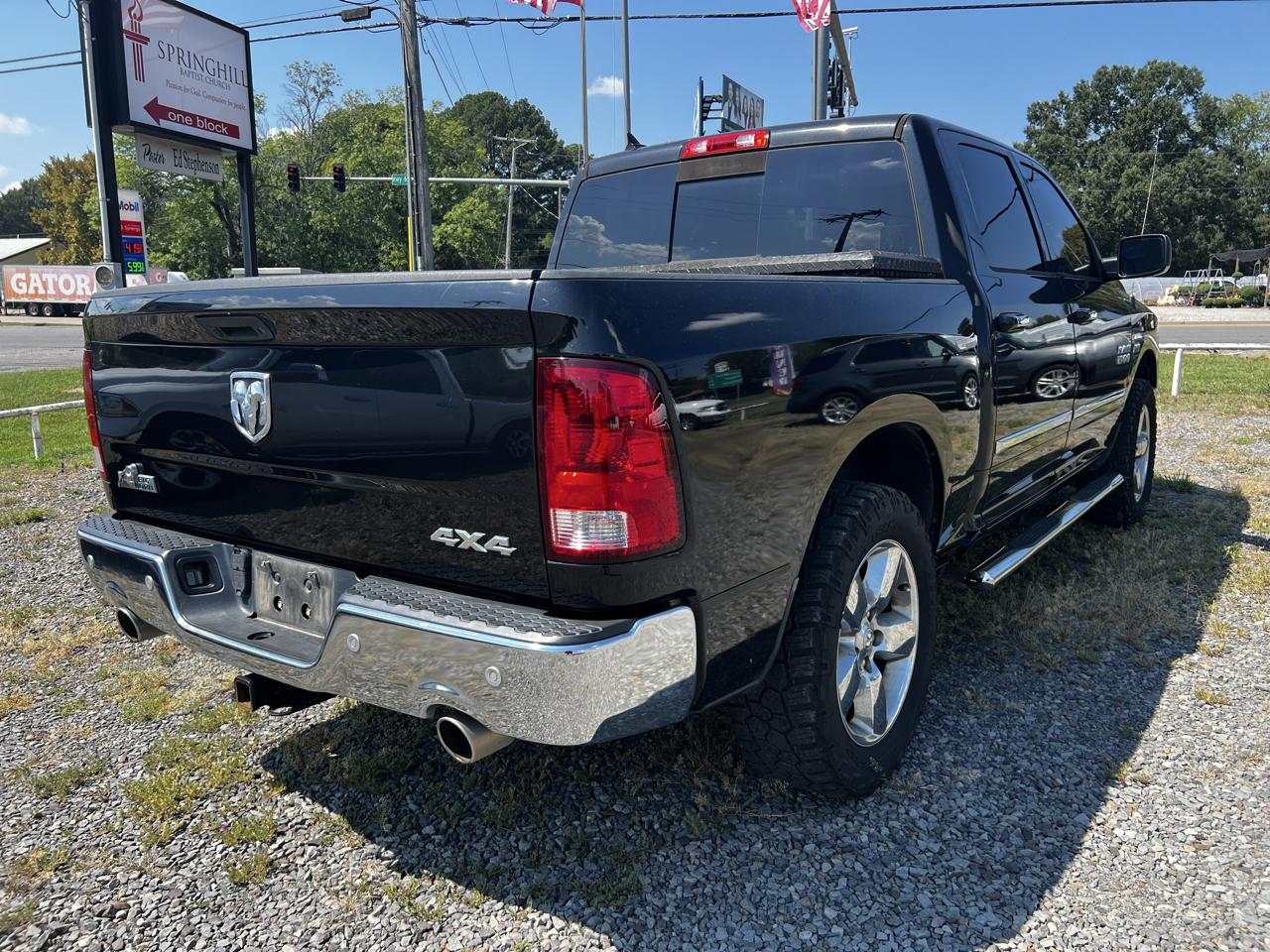 RAM 1500 SLT Crew Cab SWB 4WD 2018