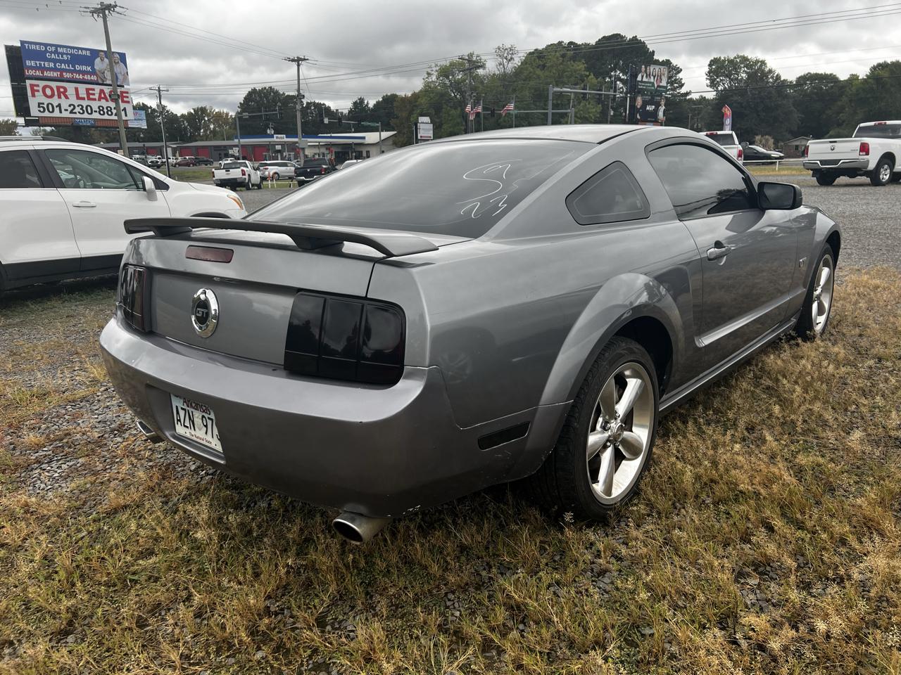 Ford Mustang GT Deluxe Coupe 2006