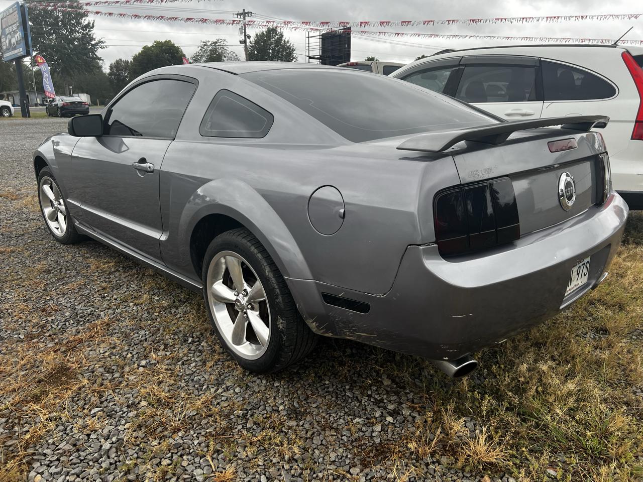 Ford Mustang GT Deluxe Coupe 2006