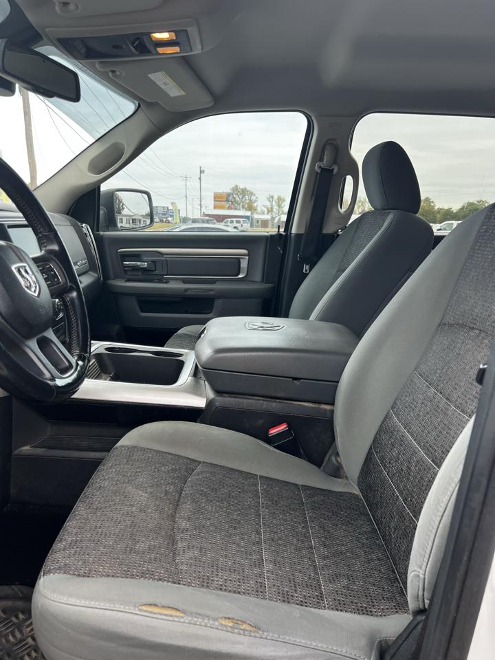 RAM 1500 Tradesman Crew Cab SB 4WD 2019
