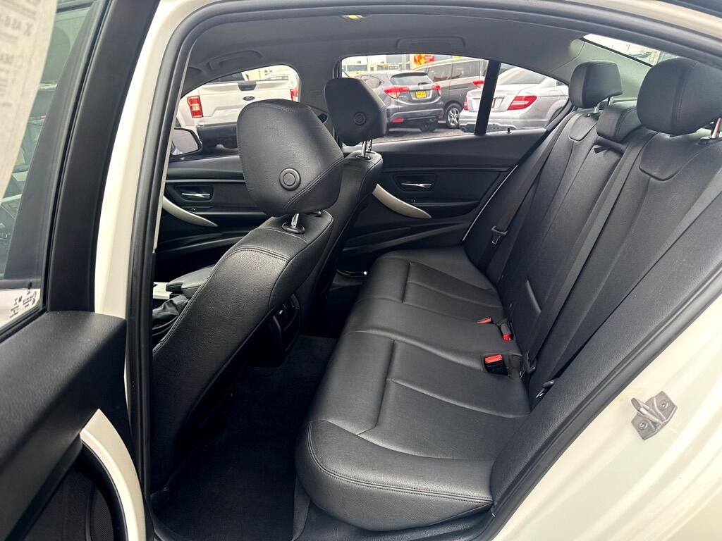 BMW 3-Series 320i Sedan 2018