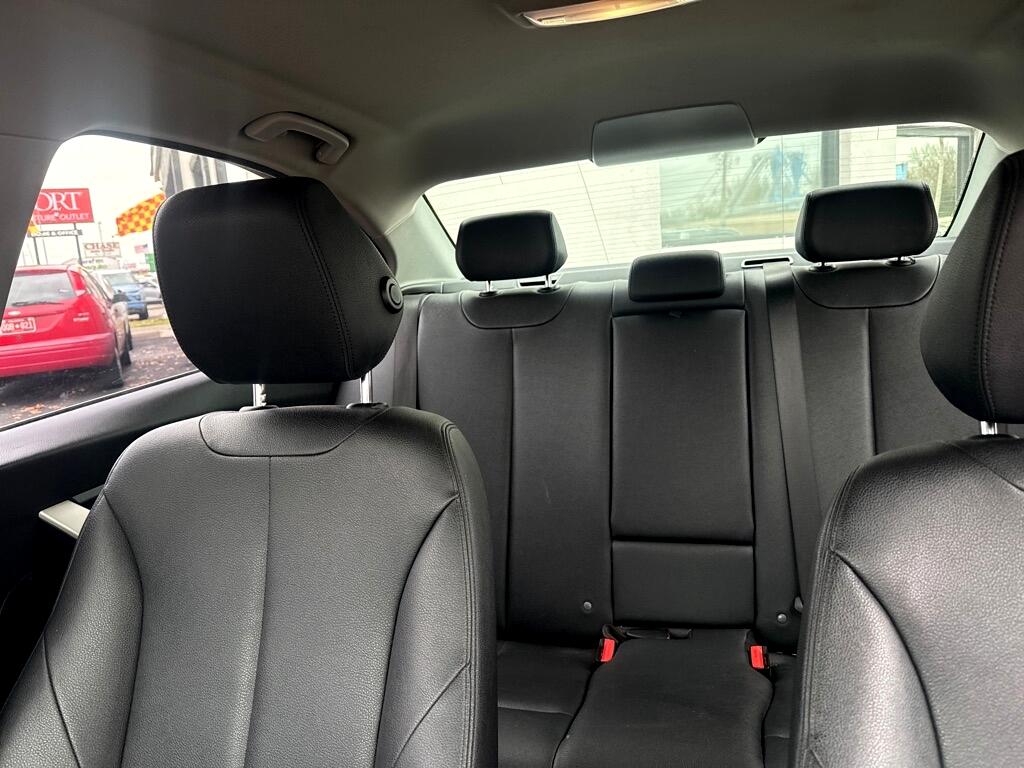 BMW 3-Series 320i Sedan 2018