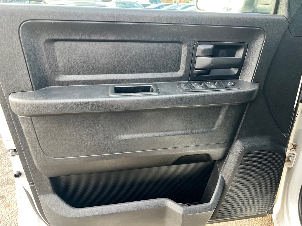 RAM 1500 Tradesman/Express Crew Cab SWB 2WD 2014