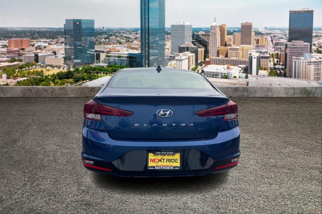 Hyundai Elantra Limited 2019