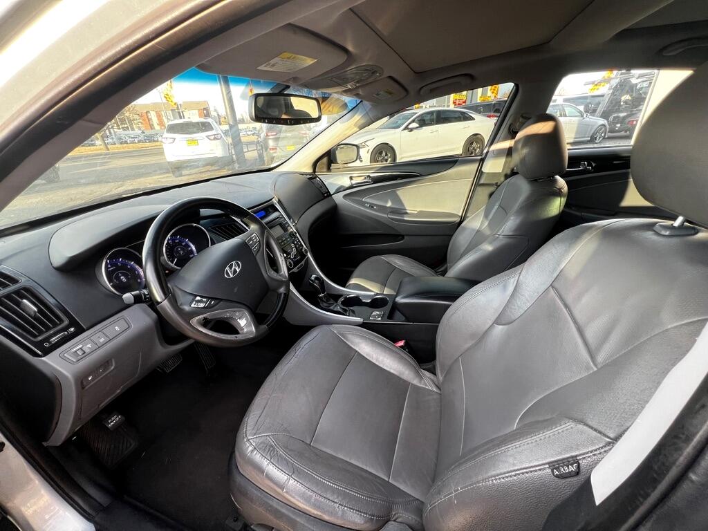 Hyundai Sonata SE Auto 2012