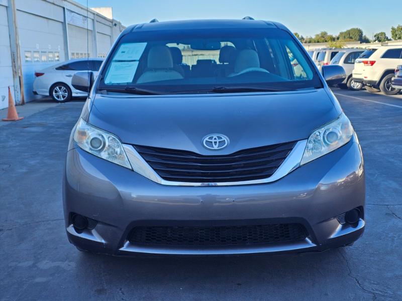 Toyota Sienna  2012 Toyota Sienna  2012