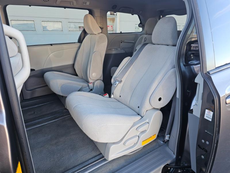 Toyota Sienna  2012 Toyota Sienna  2012