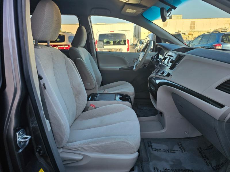 Toyota Sienna  2012 Toyota Sienna  2012