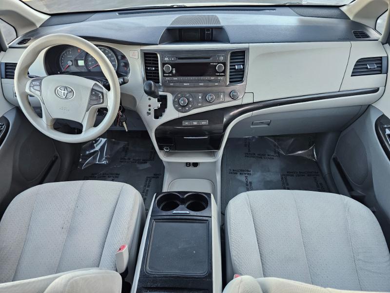 Toyota Sienna  2012 Toyota Sienna  2012