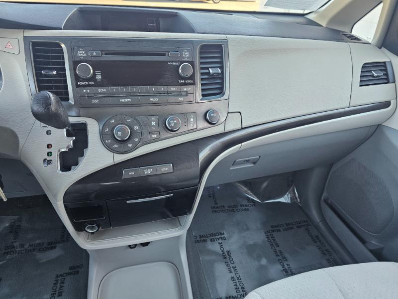 Toyota Sienna  2012 Toyota Sienna  2012