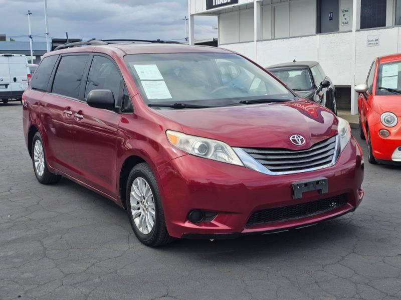 Toyota Sienna  2011 Toyota Sienna  2011