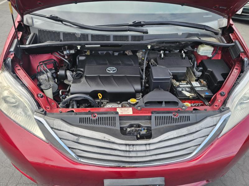 Toyota Sienna  2011 Toyota Sienna  2011