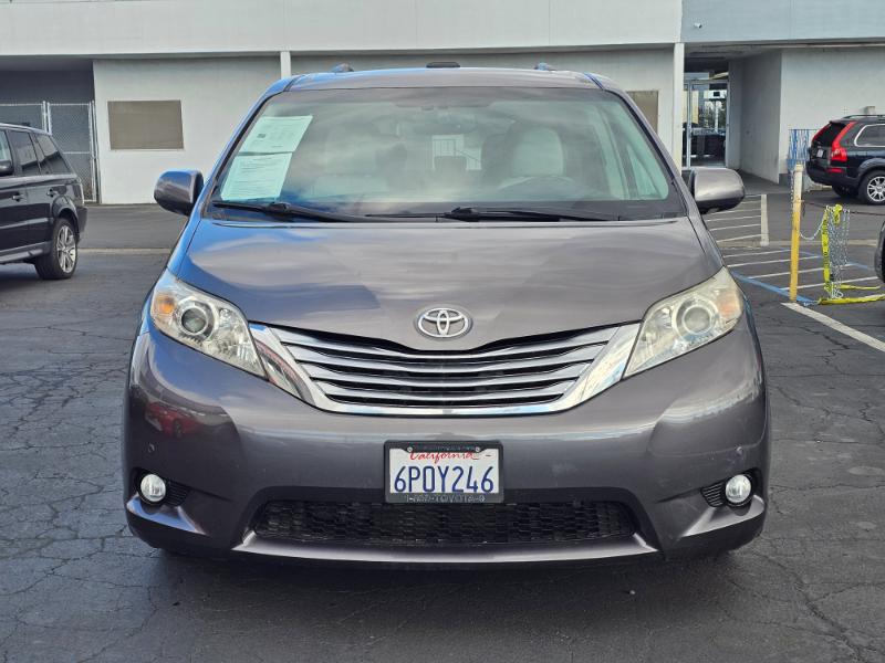Toyota Sienna  2011 Toyota Sienna  2011