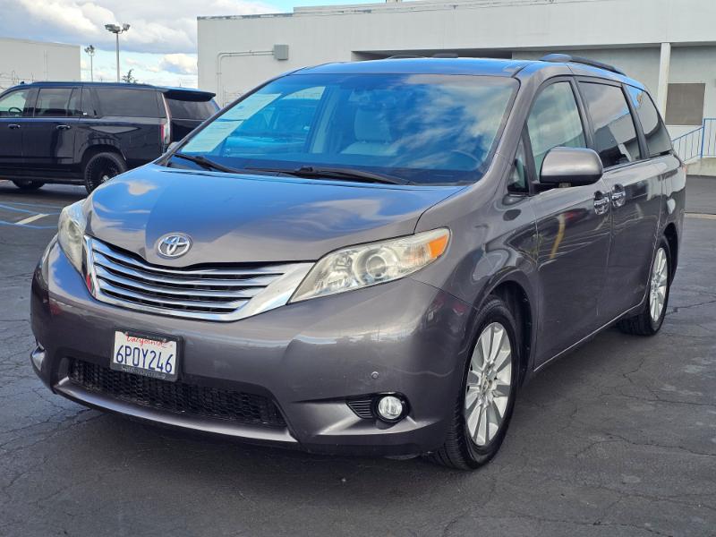 Toyota Sienna  2011 Toyota Sienna  2011