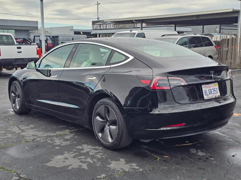 Tesla Model 3  2019