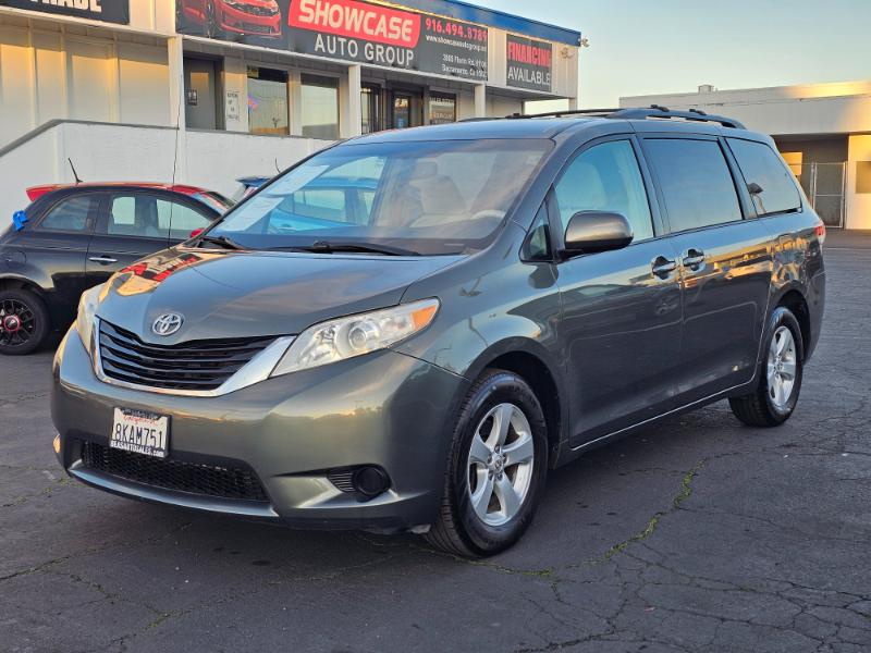Toyota Sienna  2011