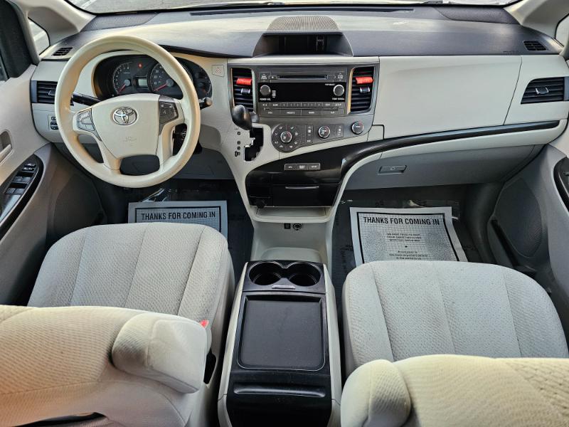 Toyota Sienna  2011