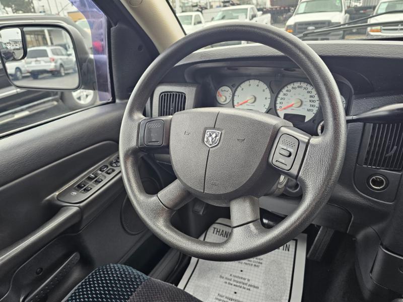 Dodge Ram 1500 ST Quad Cab Short Bed 4WD 2005