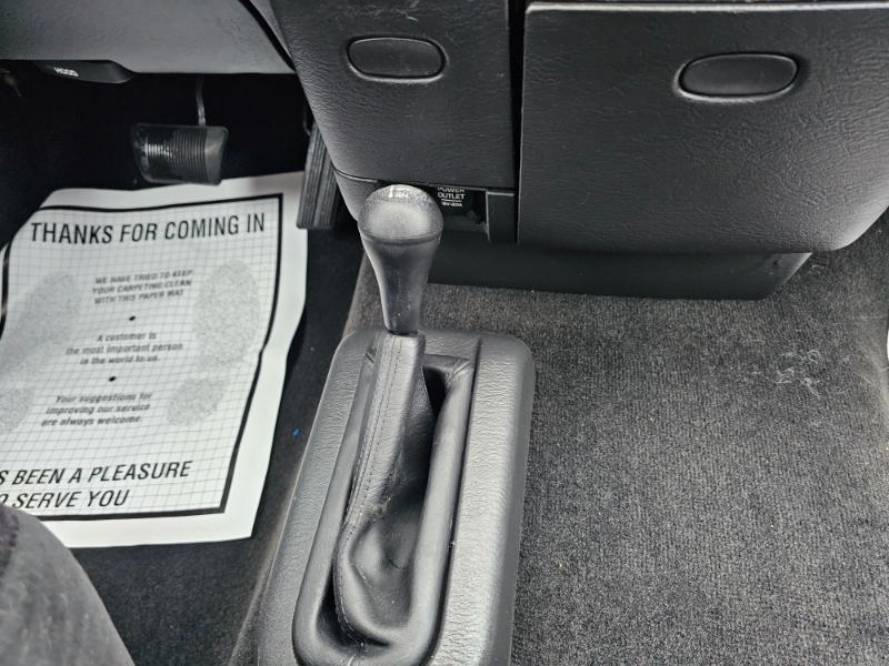 Dodge Ram 1500 ST Quad Cab Short Bed 4WD 2005