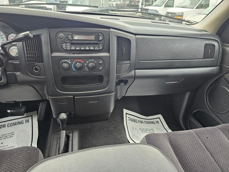 Dodge Ram 1500 ST Quad Cab Short Bed 4WD 2005