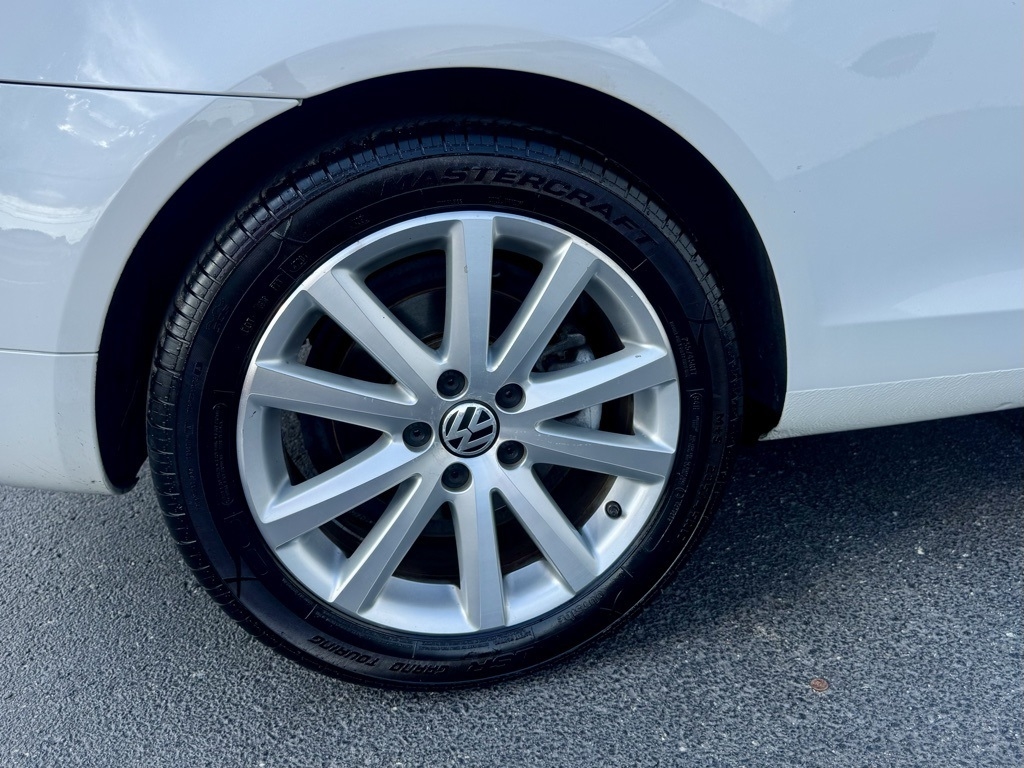 Volkswagen Eos 2dr Conv DSG Komfort 2009