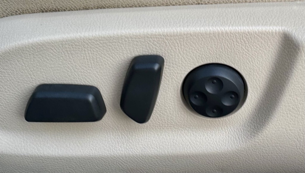 Volkswagen Eos 2dr Conv DSG Komfort 2009