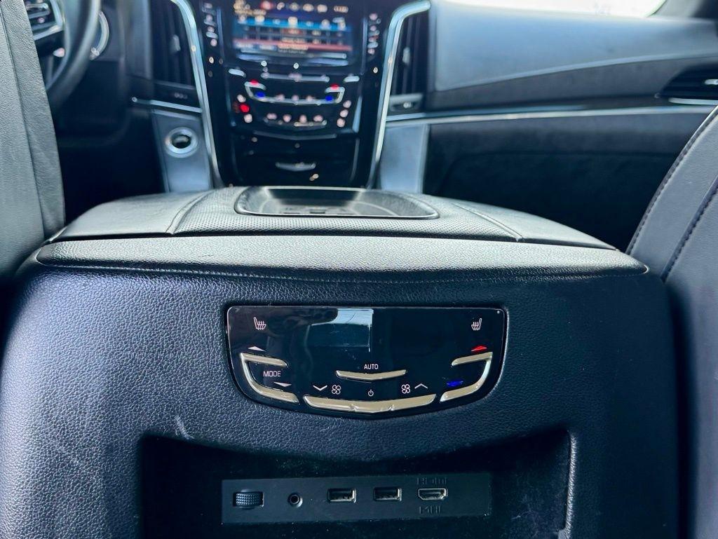 Cadillac Escalade 4WD 4dr Platinum 2017