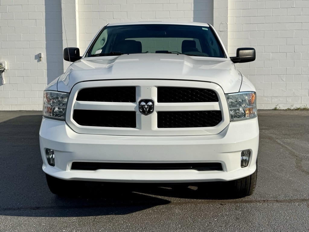 RAM 1500 4WD Crew Cab 140.5" Express 2016