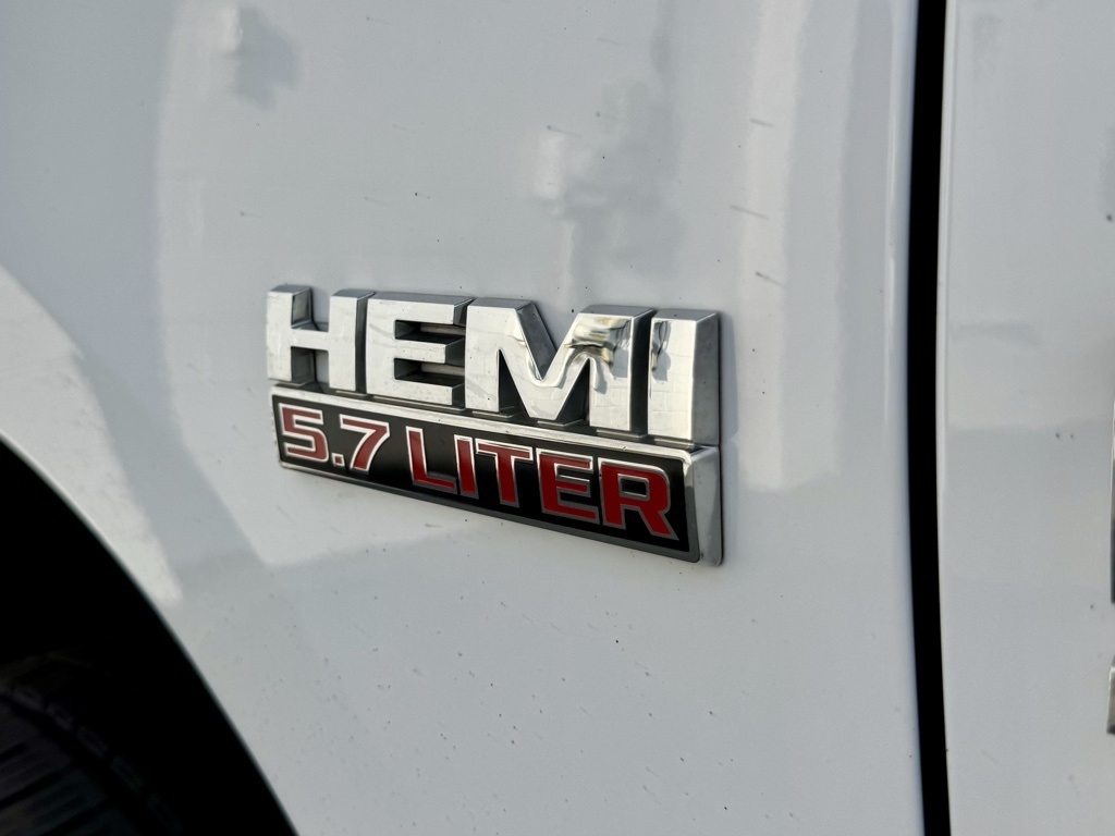 RAM 1500 4WD Crew Cab 140.5" Express 2016