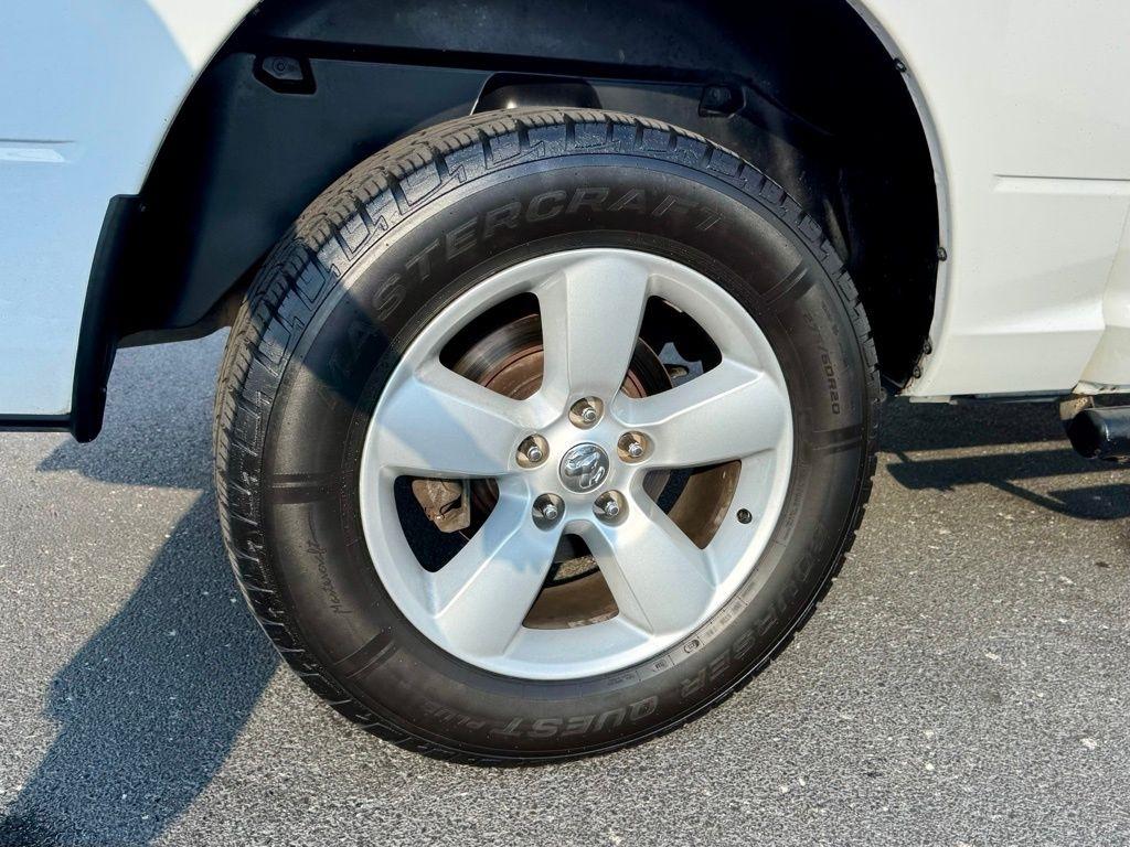 RAM 1500 4WD Crew Cab 140.5" Express 2016