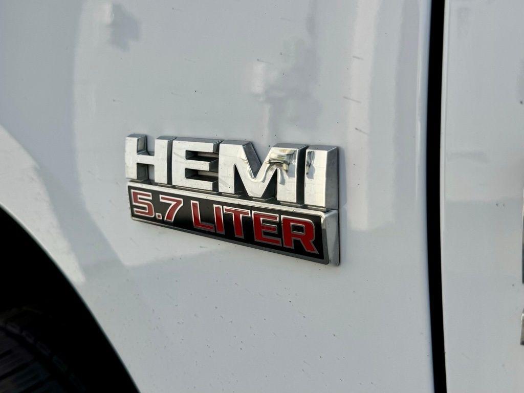 RAM 1500 4WD Crew Cab 140.5" Express 2016