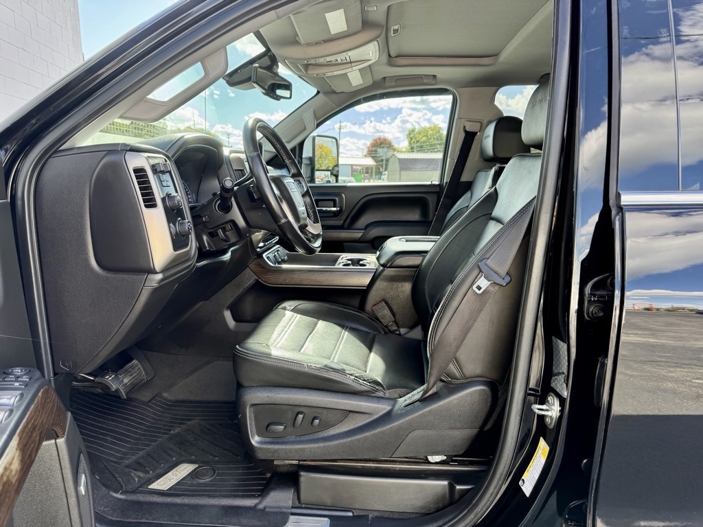 GMC Sierra 3500HD 4WD Crew Cab 167.7" Denali 2019 GMC Sierra 3500HD 4WD Crew Cab 167.7" Denali 2019