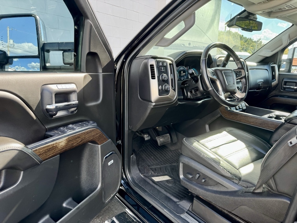 GMC Sierra 3500HD 4WD Crew Cab 167.7" Denali 2019 GMC Sierra 3500HD 4WD Crew Cab 167.7" Denali 2019