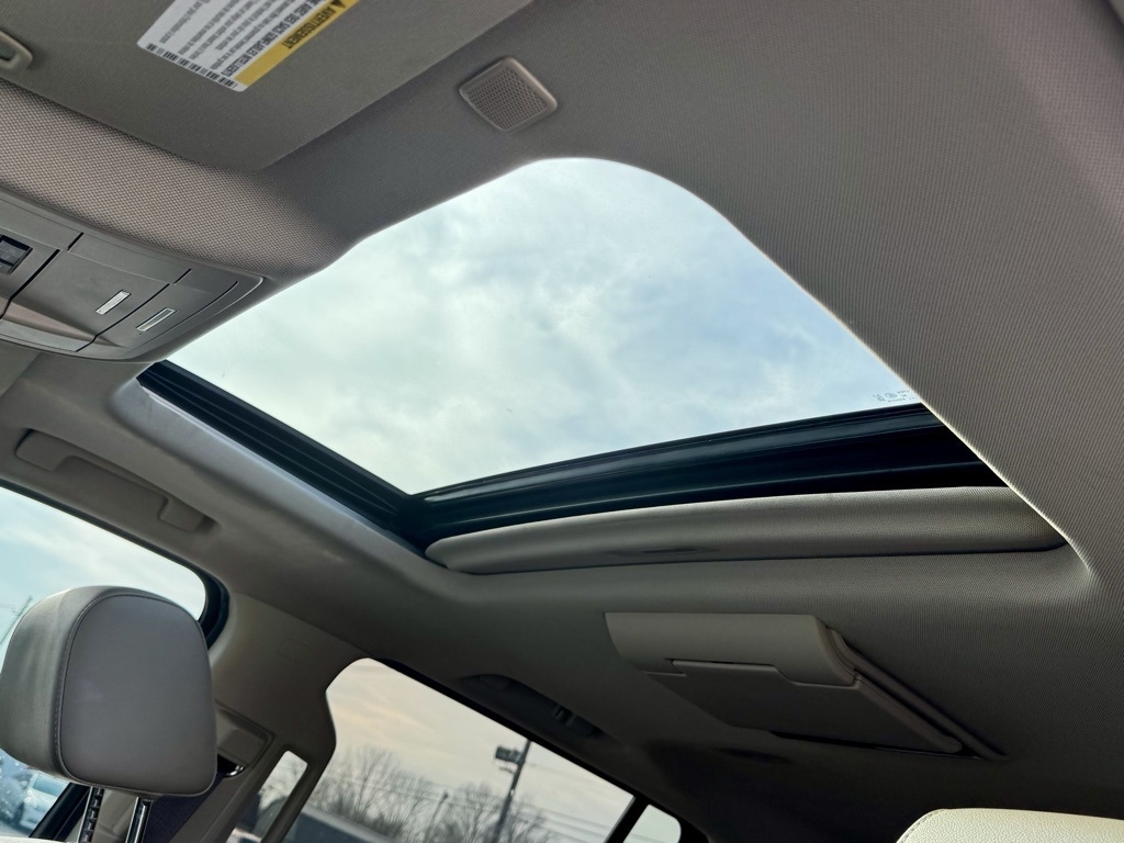 Chevrolet Suburban 4WD 4dr 1500 Premier 2019