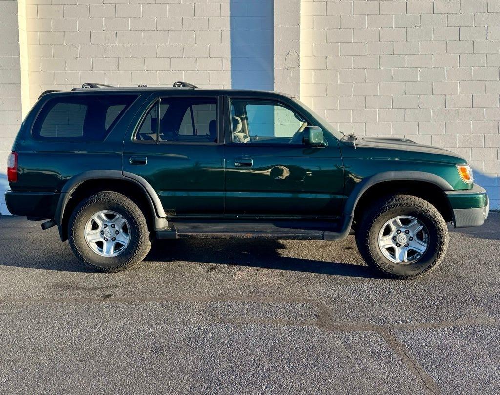 Toyota 4Runner 4dr SR5 3.4L Auto 4WD 1999