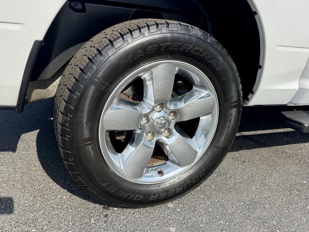 RAM 1500 Classic Tradesman 4x4 Crew Cab 5'7" Box 2020