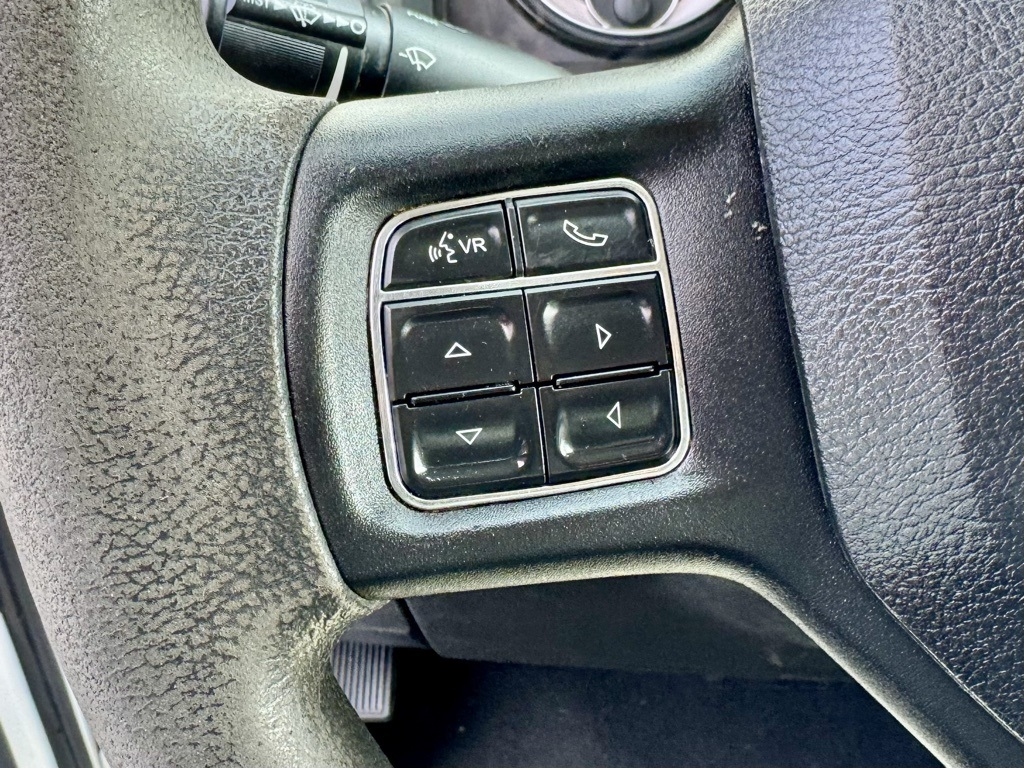 RAM 1500 Classic Tradesman 4x4 Crew Cab 5'7" Box 2020