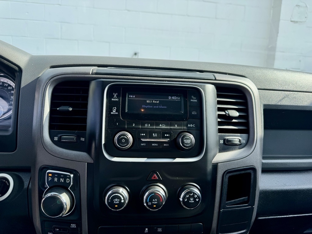 RAM 1500 Classic Tradesman 4x4 Crew Cab 5'7" Box 2020